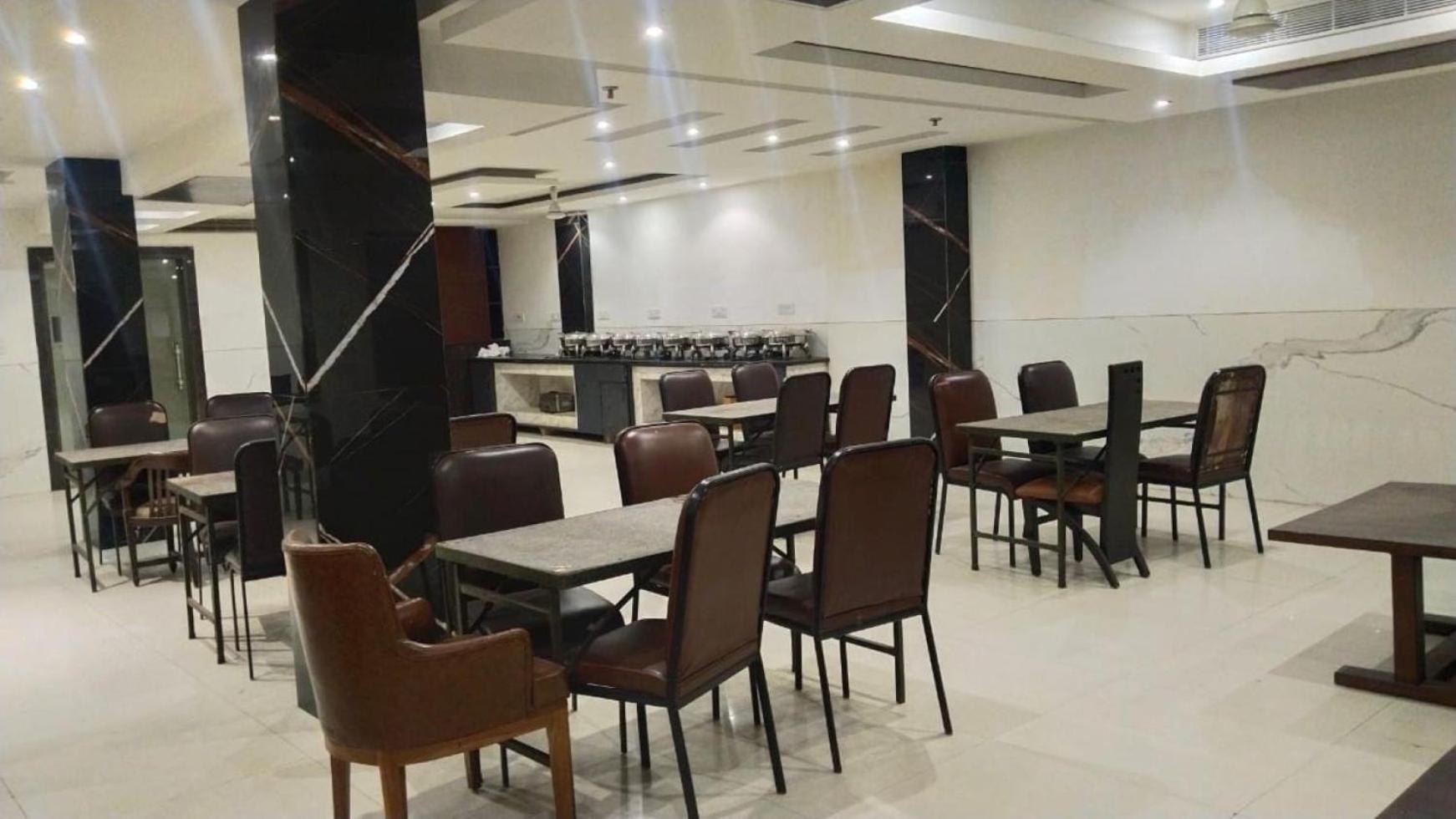 Hotel Delhi 37 4*
